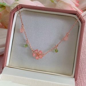 Colar de flores de cerejeira requintada para mulheres de cristal zircão de rosa coração jóias românticas de casamento de corrente de borboleta de borboleta