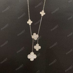 Hot Bling Diamant Mode 6 Kleeblatt Halskette unregelmäßige Anhänger Halskette große und kleine Kleeblatt Halsketten für Frauen