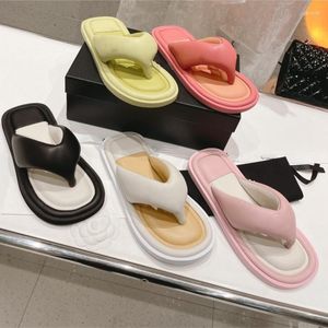 Sandals Small Sweet Wind Female Flip-Flops In The Summer Of 2023 Flat Bread Bottom Shoes Cool Slides Beach Vacation Style