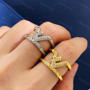 Women Silver Ring Designer Diamond Gold Rings Fashion Womens Full Drill V Ring Casual Hip Hop Ornament Luxury Jewelry Gift With Box Diameter 2,2 cm