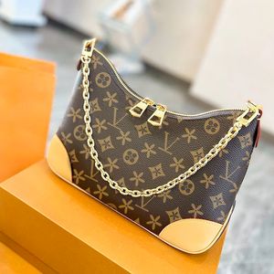 Женские сумки через плечо Louis Vuitton Роскошная сумка через плечо для спортзала Мужская сумка из натуральной кожи M45832 Дизайнерская сумка Hobo Сумки с золотой цепочкой Клатч выходного дня Пляжные сумки