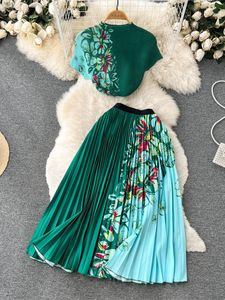 Two Piece Dress Autumn Runway Fashion Pleated Floral Print Two Piece Set Women Raglan Sleeve Stretch Tshirt TopLong Skirt Suits Female Outfits 230512