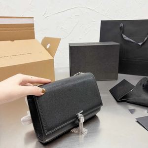 5A Quality Luxurys Envelope Bag Designer Tassel Handbag Women's Chain Crossbody Shoulder Bags Shopping Totes Fashion Ladies Purse designer bags