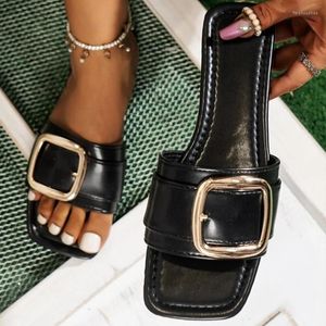 Pantofole 2023 Women Buckle Decor Flat Slides Sandali per il tempo libero all'aperto bianchi Beach Woman Sexy Open Toe Fashion