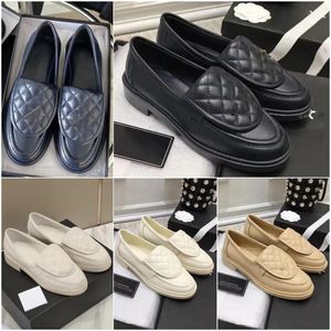 Tasarımcı LOAFERS Podyum Kadınlar Loafer Kuzu derisi ayakkabı Lüks Deri Açık Dana Derisi Ayakkabı Moda boyutu 35-41