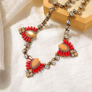 Colares pendentes Chegada Vintage Red Red Plant Chain Chain Retro Antique Colar de Pedra para Mulheres Presente Partido