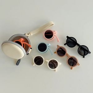 Runde, faltbare Sonnenbrille, Katzenaugen-Sonnenbrille, einfach zu tragen, mit Brillenetui für Kinder, Jungen und Mädchen, UV400 – perfekt für Outdoor-Aktivitäten