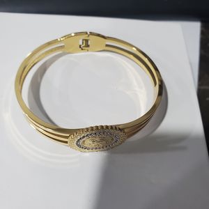 Charm Armband 316L Rostfritt stål Justerbar tuppbild Fashion Fortsätt Colorfast Women's Jewelry Cuff For Women 230511
