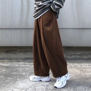 Męskie spodnie Corduroy w stylu Japonia Szerokie nogi Vintage Spodnie Mężczyźni luźne pantnes solidne sprężyste tant
