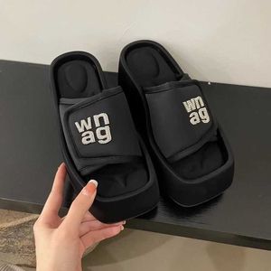 Slippers 2023 Summer Women Black Platform Mashing Fashion Sleice Sole Miamond Letter Sandal Ladies Elegant Outdoor Beach Vacation Slides G230512