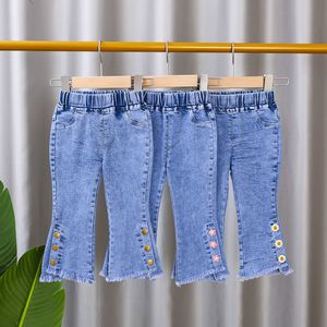 Dżinsy urodzone ubrania dziewczęta dżinsowe spodnie dziecięce wiosna i jesienne moda dziewczęta koreańskie spodnie 230512