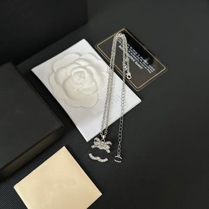 nunca designer designer feminino pingente de gargantilha nnecklace marca de luxo curta cadeia projetada para jóias de pescoço de pescoço jóias de colar de aniversário jóias 55cm