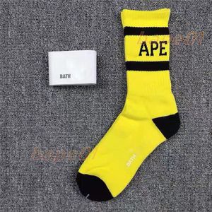 Bapestar Calzini con cappuccio Calzini da uomo Skateboard Moda Mans Lettera Calzini stampati Modello testa di scimmia Calzino sportivo Hip Hop Taglia libera 21 colori Calzini sportivi da uomo 721