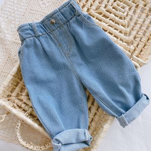 Джинсы 1-4 года детские брюки детские карманные джинсовые брюки детская одежда малыша весенняя осенняя корейская джинсы. Джинсы с высокой талией 230512
