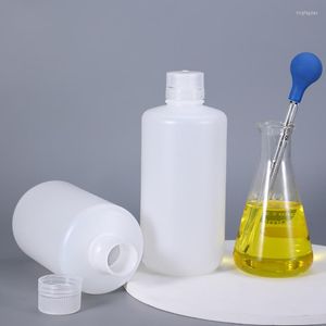 뚜껑이있는 1000ml 둥근 플라스틱 병 1pcs 고품질 HDPE 재료 리필 가능한 포장 용기.