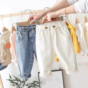 Jeans pojkar jeans barn vår höstbyxor kläder barn jeans för baby flickor denim byxor vita blå småbarn knappar 230512