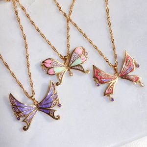 Winx Club Butterfly Pendant Design New Fashion Pop Färgglad fjäril Pendant Romantisk vacker halsbandsmycken