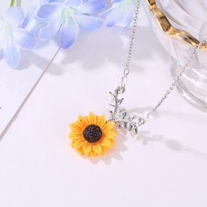 Chains Creative Gold Leaf Sunflower Pendant Necklace Women Choker Sweet Plant With Pearl Fashion Jewelry Girl Children Gifts