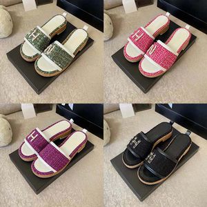 الصنادل الفاخرة من جلد الغزال الحقيقي الحجم الجلدي EU35-47 Naturel Men Women Slippers Cuir Summer with Box Sandles Shoes Classic Beach