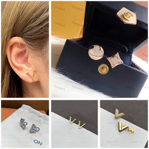 Fashion Silverörhängen Luxury Gold Stud Earing Designer för kvinnor Mens Designers Jewelry Ohrringe V Ear Rings Accessories 925 Silver Aretes