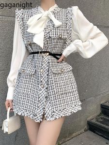 Parkas Gaganight Women Black White Grid Tweed Vest 2022 Autumn New Retro Elegant Loose All match Laceup Pleated Sleeveless Top Female