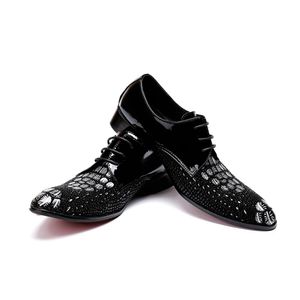 Lace Fashion Up Print Business Italian Pointed Toe Punk Rock Brogue Classic äkta läder Male Derby Shoes 3520