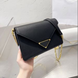 Cross Body Shoulder Bags Designer shoulder bag luxury twist bags popular leather small square crossbody bag Simple fashion chain bag very nice