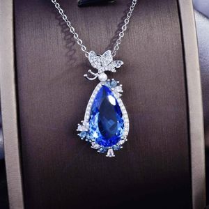 Hänghalsband lyxig design vatten droppe imitera safirer blå sten fjäril halsband för kvinnor eleganta bröllopsfest tillbehör