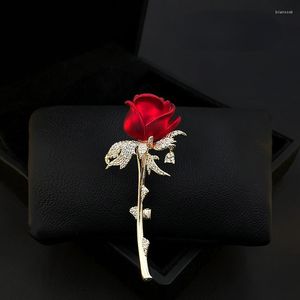 Brooches ZY Love Rose Flower Brooch High-End Women Suit Luxury Accessories Cardigan Pin Decorative Corsage Rhinestone Jewelry 3867