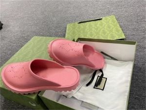 Delikli tasarımcı sandalet lüks platform slayt içi boş desen terlik şeffaf malzemeler sandal kauçuk daireler terlik flip flop