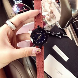 Wristwatches Sexual Cold Wind Women Cool Black Watches Personalized Multi Faceted Crystal Glass Star Watch Waterproof Fur Leather Wristwatch