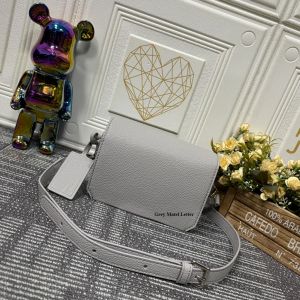 Bolsas de mensagens de grife para manobras de couro genuíno Bolsas de aba de couro envelope masculino de luxo ombro de luxo crossbody satchel carteira portfólios