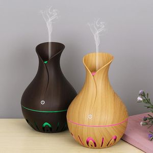 Umidificatori Umidificatore elettrico USB 130ML Mini diffusore di aromi di venature del legno Olio essenziale Aromaterapia Creatore di nebbia fredda con LED per la casa