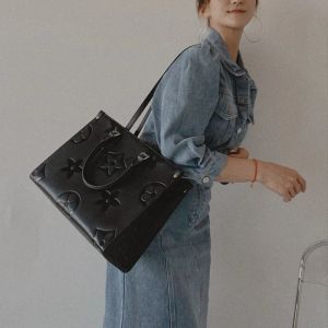 Luxurys designer Onthego präglade svart blomma väska kvinnor väskor handväskor tote axel handväska läder diamant kväll handväska på go mm gm gm