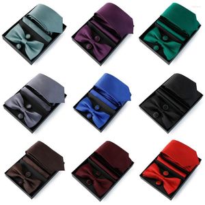 Bow Ties Black Bowtie Pocket Square Cufflink Presentlåda Set för män Luxur Designer Slittan Tie Wedding Banket Suit Accessories