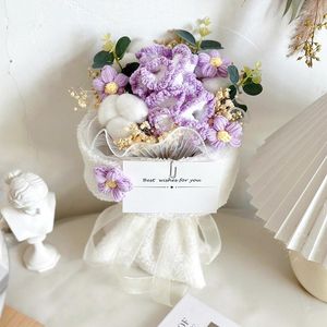 装飾的な花かぎ針編みの花の花束の誕生日結婚式の贈り物。