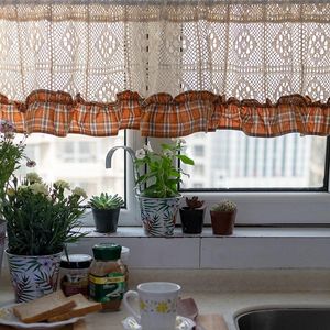 Tenda 1pc 155cm X 35cm Stile pastorale Tende corte Pizzo all'uncinetto Cuciture scozzesi rosse Cucina Cafe Decorazione domestica