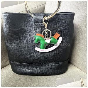 Key Rings Famous Trojan Horse Keychain Creative Party Leather Material Chain Childrens Fun Bag Pendant Lovely Keyring Drop Delivery J Dha75