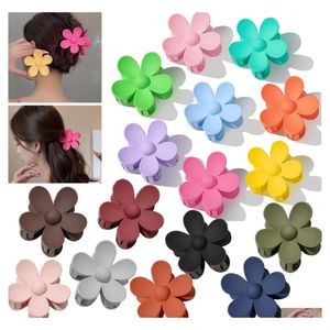 Acessórios para o cabelo Moda Mulher Garras de plástico Clagueiras de caranguejo de fita Charme cor de cor sólida Flor da senhora Cabelos pequenos clipes Dhmvp