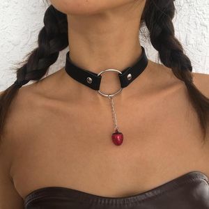 Kedjor lalynnly halloween mode pu harts stjärna älskar jordgubbsgeometri hänge halsband för kvinnor ihåliga hjärthals smycken n9583