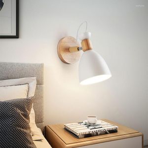 Wall Lamps Modern E27 Iron Lamp 220V Bedroom Bedside Light Study El Wooden LED Ceiling Stairwell Balcony Home Decoration