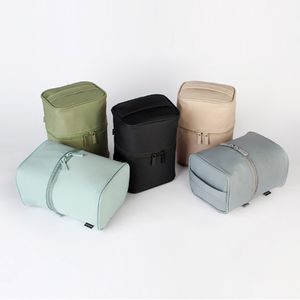 LL LL Saco de maquiagem portátil estereoscópica da mesma mulher para lavar a criatividade de viagens e uma bolsa de armazenamento de enfeite destacável