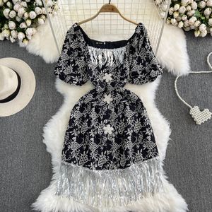 2023 Summer French Hepburn Style Dress Celebrity Style Bubble Sleeves Square Neck Wrapped Mido Show Thin A-Line Tassel Jacquard Dress
