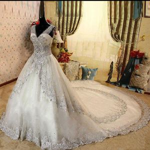 Verkliga underbara lyxiga applikationer Bröllopsklänningar A-Line Crystal Cathedral Train Pärled Spets Bridal Dresses Wedding Gown2791