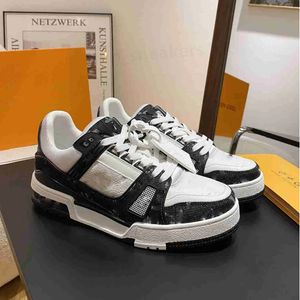 2023 Hot Luxury Trainer Sneakers Shoes Printing Fashion Märkesdesigner Mens skor äkta läder sneaker storlek 38-45 RG18