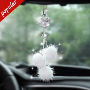 New Bling Car View Mirror Hanging Ciondolo Cuore Rinestones Hairball Auto Specchietto retrovisore Charms Lucky Hanging Accessori interni