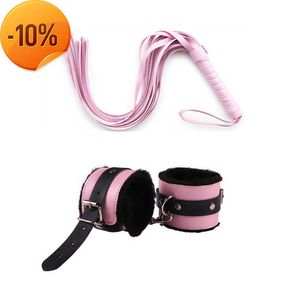 Massage BDSM Bondage Kit de couro Handcuffs Conjuntos com chicote de mamilo bola Brinquedos sexuais de mordaça para mulheres Casais Flirt Games Produto adulto