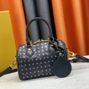 Designer de moda bolsa de tote #22595 Mens e feminino clássico em relevo em couro vintage bolsa de ombro de couro mini saco de cilindro de cor sólida portátil