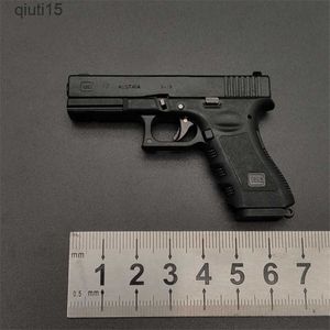 Gun Toys 1 3 Shell Eject Metal Keychain Model Toy Gun Miniature Alloy Pistol Collection Toy Gift Pendant T230515