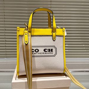 2024 Handväskor Kvinnor Luxurys Designers väskor Klassisk varumärke Bag axelväska Messenger Wallet Casual Duffle Handväska